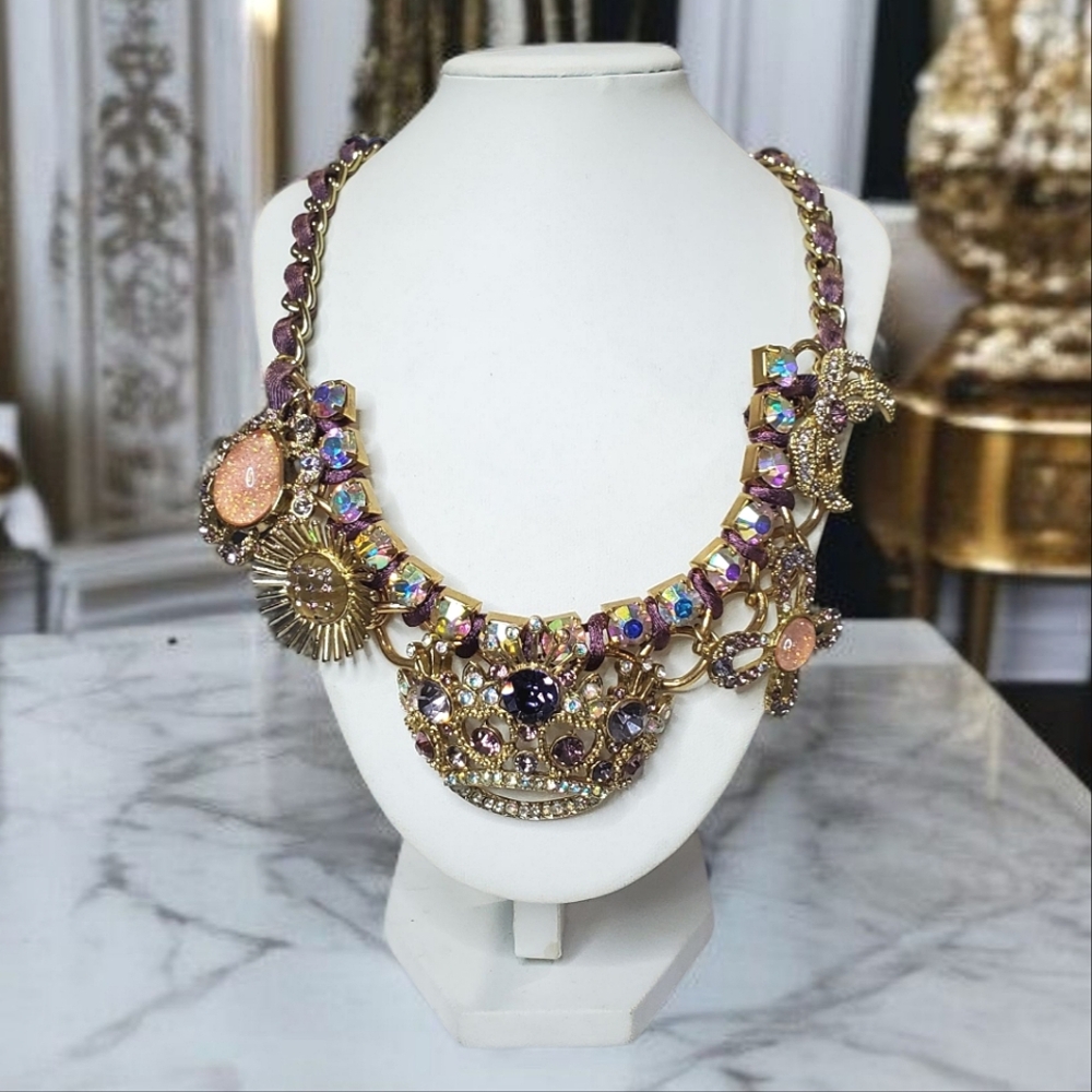 Betsey Johnson Vintage NWT Queen Royal Crown Statement Necklace - Picture 5 of 7